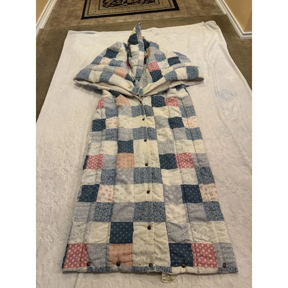 Snap on  Unbranded Patchwork Quilt / Jacket Size 52”X 70”